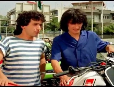 Μουστάκας- Ψάλτης- Βουτσάς- «Ταμτάκος» κ.α: H «χρυσή» εποχή της βιντεοκασέτας μέσα από «τρελούς» τίτλους!